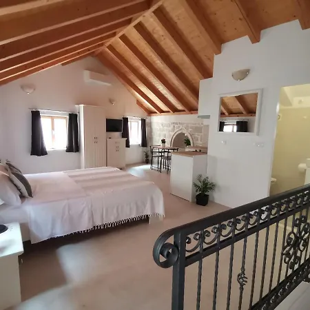 Luciana Apartment *